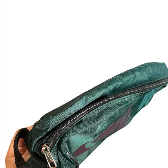 Green Nike essential travel bag - Picture 3 of 4